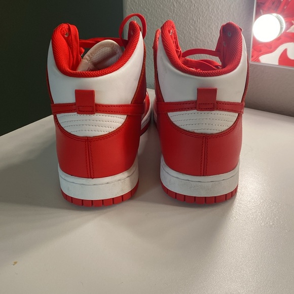 Red Championship dunks size 10 in men’s - Picture 3 of 4